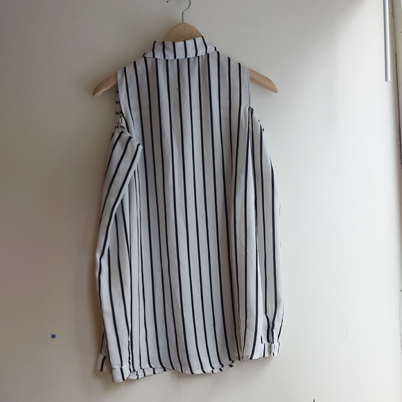 4/$25 Vertical stripes blouse, cold shoulder - Picture 2 of 7